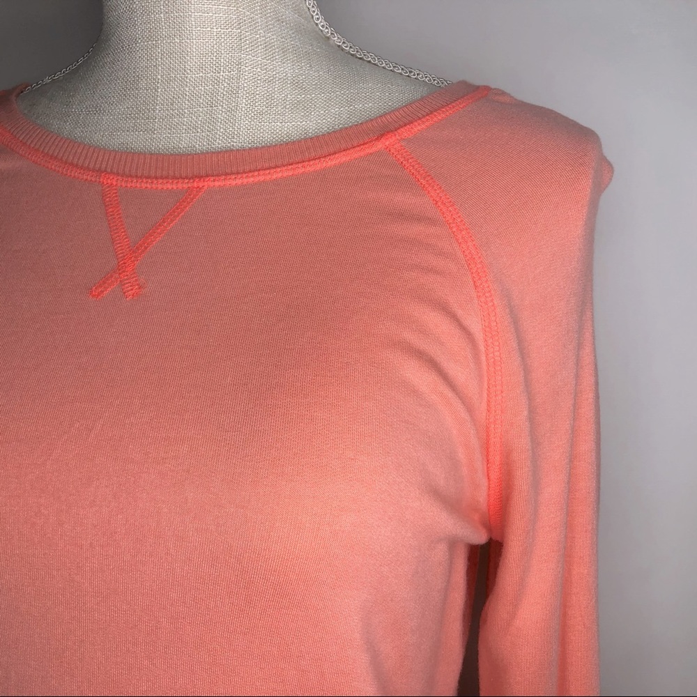 ATHLETA GIRL longsleeve coral tee w/thumb hole cuffs & half-moon open ba… - Picture 3 of 8
